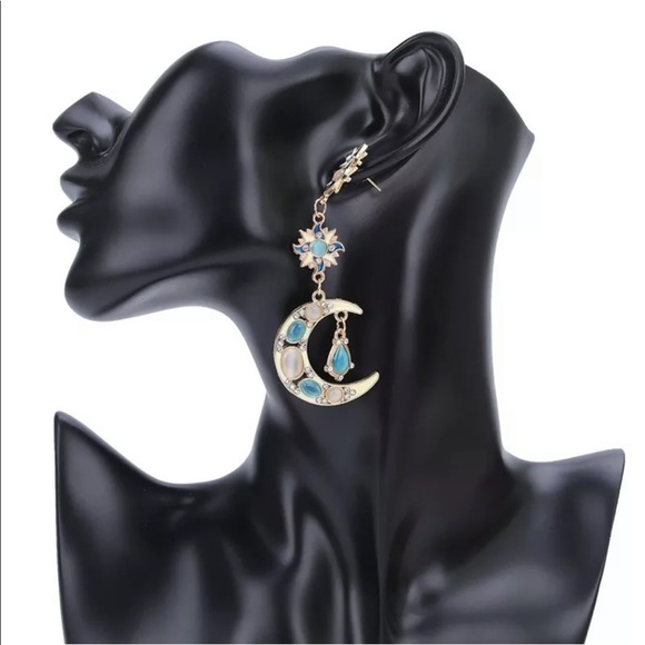 ☀️Sun and moon earrings☀️ - Picture 4 of 4